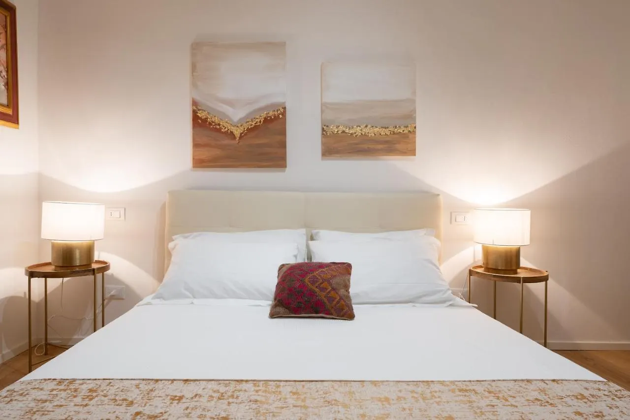 Accademia - Flo Apartments Florence Italy
